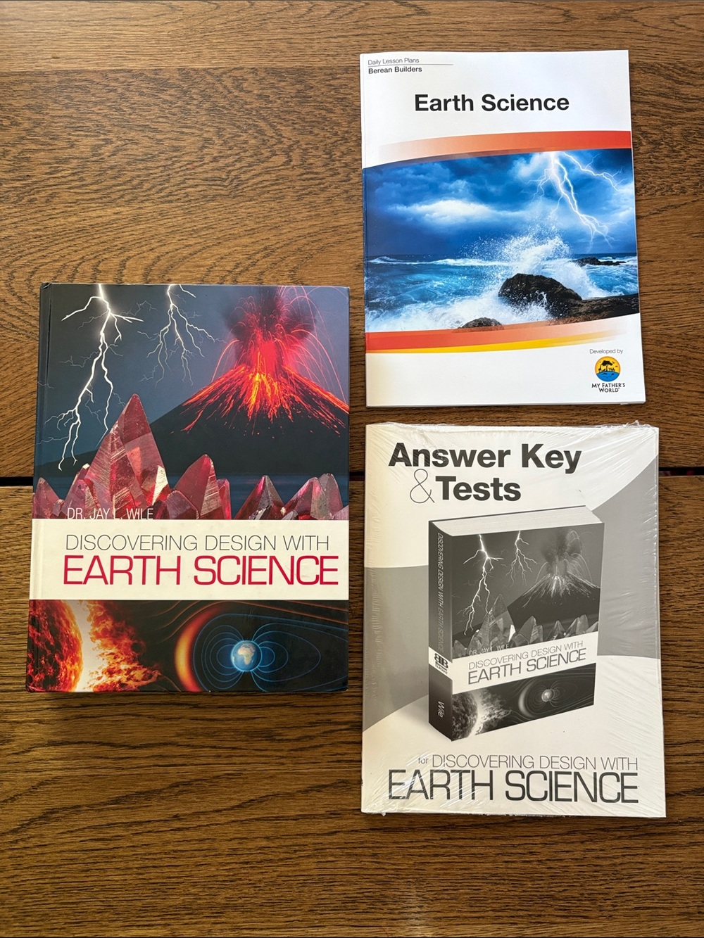 Berean Builder Discovering Design With Earth Science Textbook & Tests Homeschool